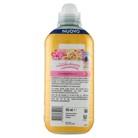 Coccolino Ammorbidente Concentrato Perfume Sandalo & Caprifoglio 45 Lavaggi 952 ml